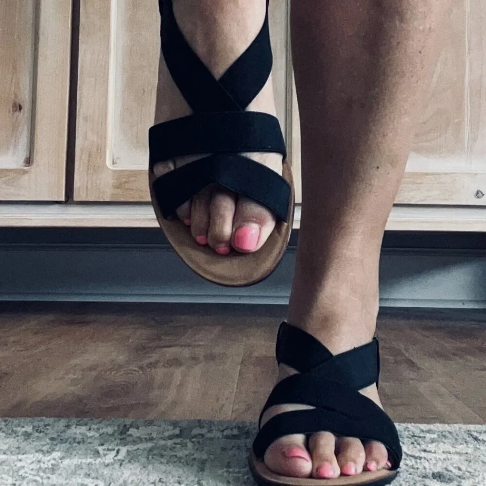 Women's 10 CL Laundry Black Strappy Slip-on Comfort Work Casual Wedge Sandals